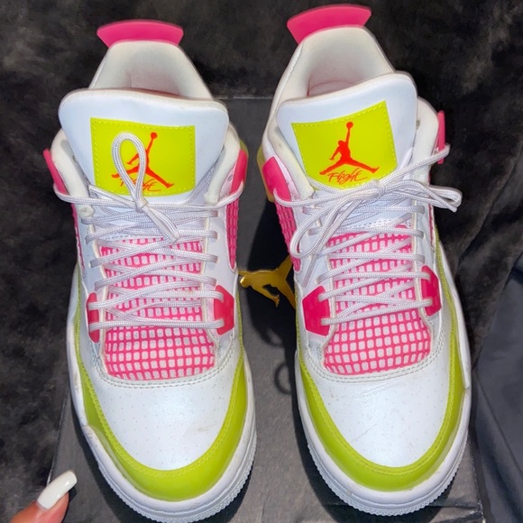 Air Jordan 4 Retro (GS) Barely used! With extra laces! - Picture 1 of 8